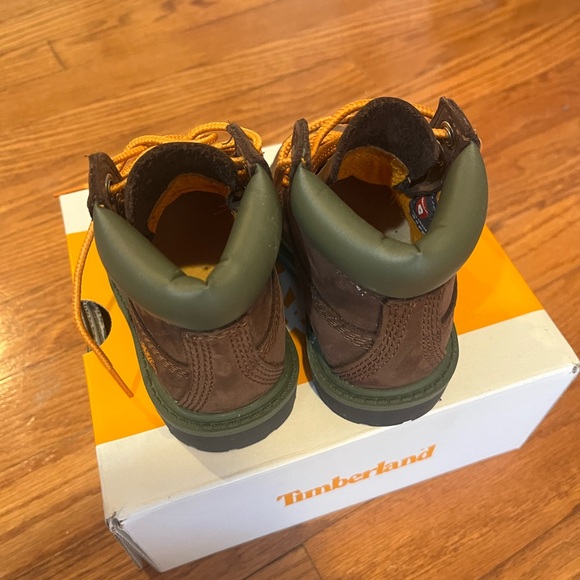 Too small - Picture 2 of 3